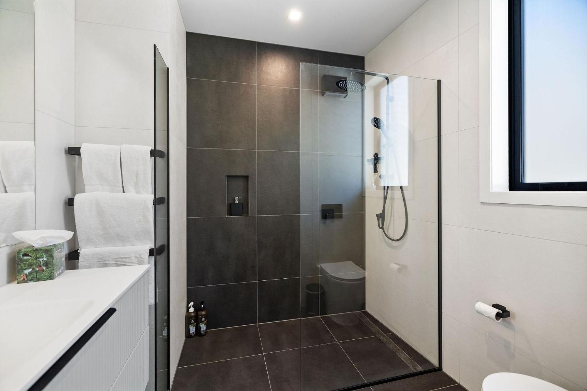 Homestead Retreat - 2 Bedroom - Lake View Queenstown Exteriör bild